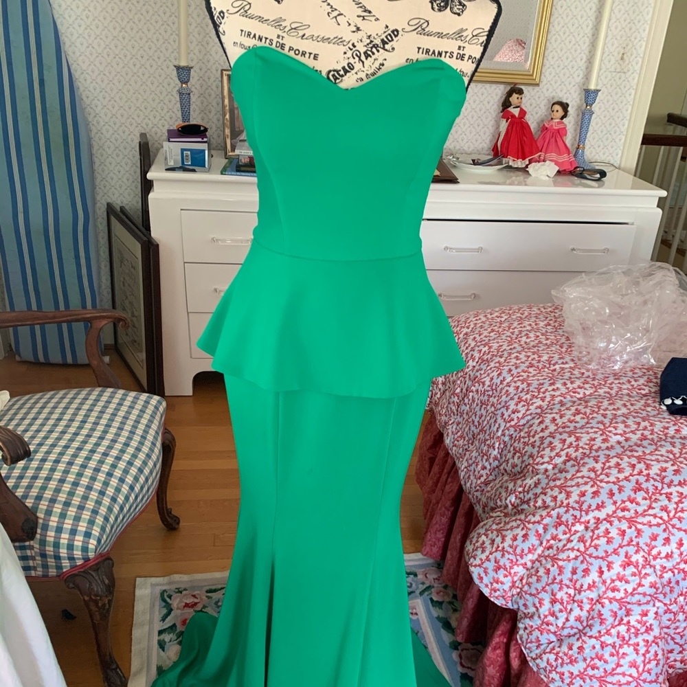 Nicole Bakti Sweetheart Peplum Emerald Gown